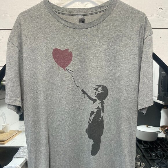🎈 Banksy “Balloon Girl” Soft Heather Grey T-Shirt – Men's Large - Picture 1 of 3